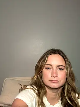 Sophie Raegan online show from September 10, 2025, 2:39 pm