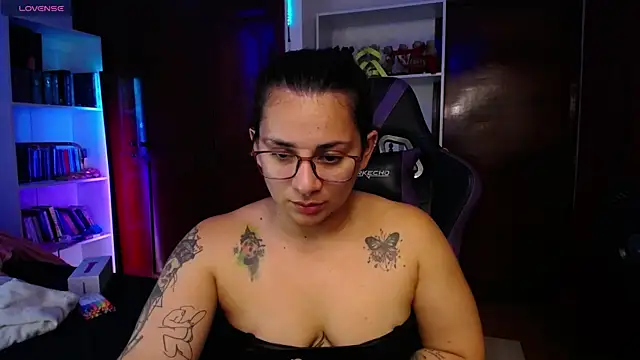 Snapshot of Amarantha_666 chatting on January 23, 2025, 10:33 pm Amarantha 666 online show from January 23, 2025, 10:33 pm