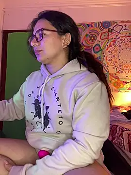 Snapshot of Amarantha_666 chatting on December 17, 2025, 4:57 pm Amarantha 666 online show from December 17, 2025, 4:57 pm