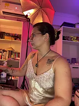 Snapshot of Amarantha_666 chatting on February 4, 2026, 9:53 pm Amarantha 666 online show from February 4, 2026, 9:53 pm