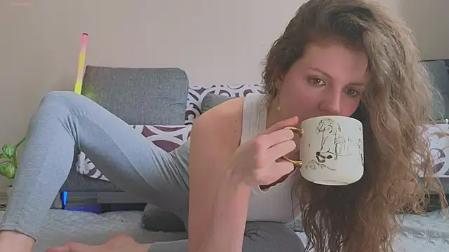 Snapshot of Sereta_Finn chatting on April 10, 2026, 10:31 am Sereta Finn online show from April 10, 2026, 10:31 am