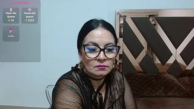 Snapshot of lindaesmeralda chatting on May 12, 2026, 10:45 am lindaesmeralda online show from May 12, 2026, 10:45 am