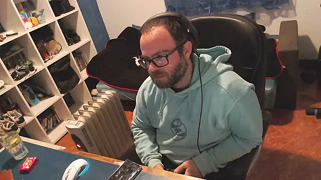Snapshot of ravingr4d4 chatting on February 12, 2025, 9:33 pm ravingr4d4 online show from February 12, 2025, 9:33 pm