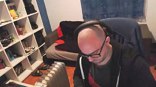 Snapshot of ravingr4d4 chatting on February 20, 2025, 10:26 pm ravingr4d4 online show from February 20, 2025, 10:26 pm
