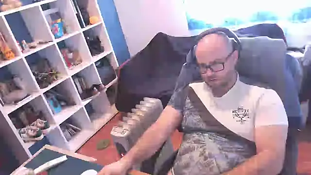 Snapshot of ravingr4d4 chatting on February 26, 2025, 12:14 pm ravingr4d4 online show from February 26, 2025, 12:14 pm