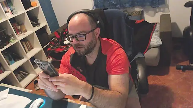 Snapshot of ravingr4d4 chatting on March 7, 2025, 12:58 am ravingr4d4 online show from March 7, 2025, 12:58 am