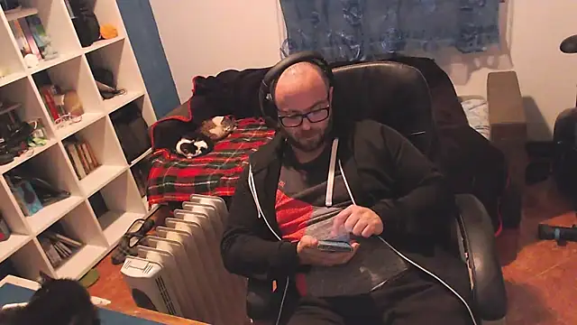 Snapshot of ravingr4d4 chatting on March 7, 2025, 10:21 pm ravingr4d4 online show from March 7, 2025, 10:21 pm