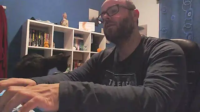 Snapshot of ravingr4d4 chatting on March 18, 2025, 11:20 pm ravingr4d4 online show from March 18, 2025, 11:20 pm