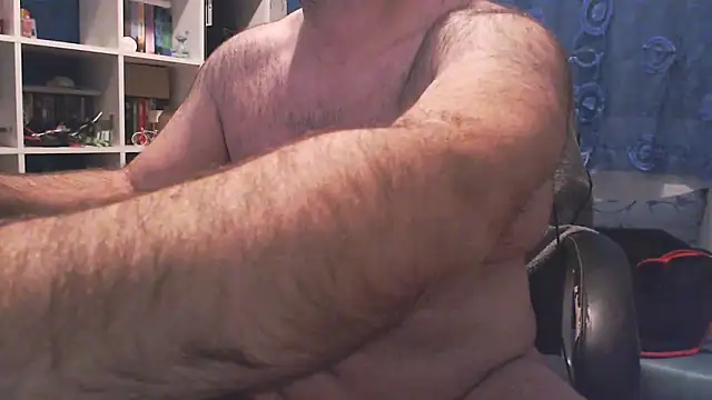 Snapshot of ravingr4d4 chatting on March 20, 2025, 9:04 am ravingr4d4 online show from March 20, 2025, 9:04 am