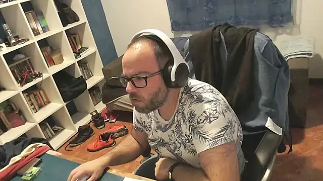 ravingr4d4 online show from November 21, 2025, 12:54 am