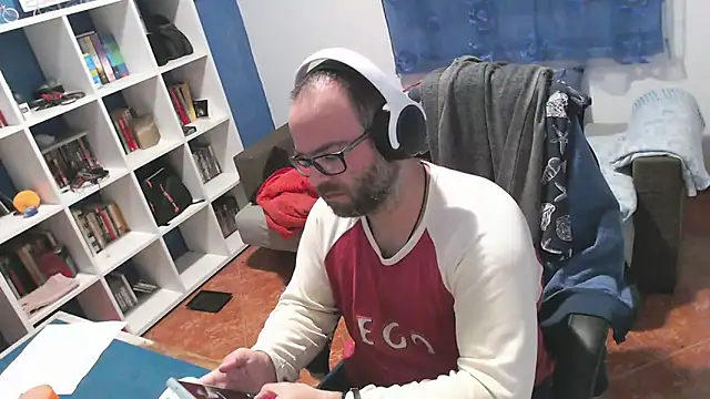 ravingr4d4 online show from December 2, 2025, 12:16 am