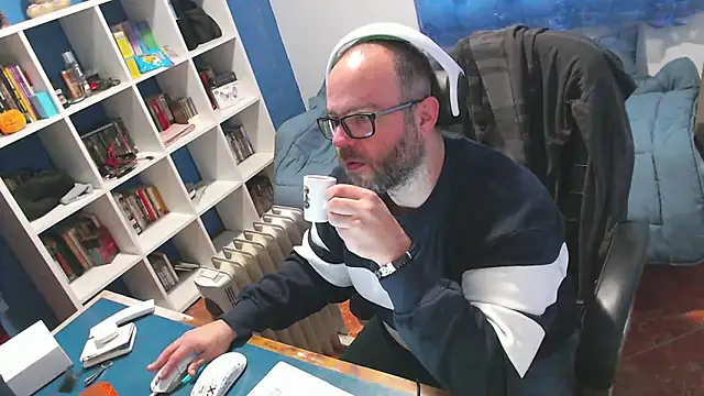 ravingr4d4 online show from January 13, 2026, 11:26 am