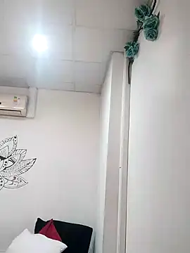 Snapshot of Daniela77771 chatting on December 12, 2024, 2:22 pm Daniela77771 online show from December 12, 2024, 2:22 pm