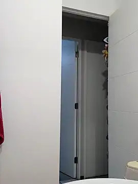 Daniela77771 online show from April 14, 2026, 9:32 pm