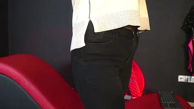 CelineConner online show from March 7, 2026, 5:15 am