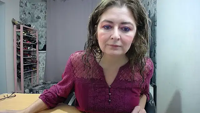 Snapshot of Helen1974 chatting on February 5, 2026, 4:33 pm Helen1974 online show from February 5, 2026, 4:33 pm