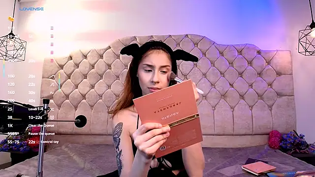 bellablack27 online show from February 13, 2025, 1:15 pm