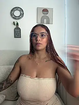 Snapshot of Seized_lust chatting on April 16, 2026, 3:57 pm Seized lust online show from April 16, 2026, 3:57 pm