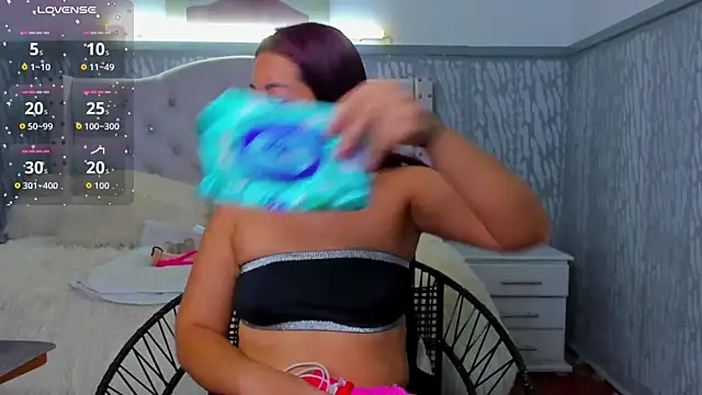 sexylaurita online show from March 21, 2026, 12:21 pm