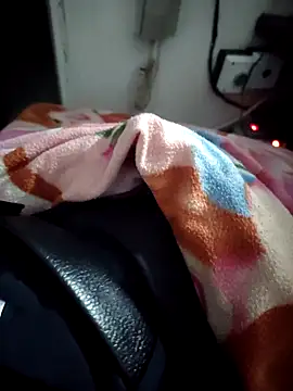 Snapshot of Eduardoxxx51 chatting on October 23, 2025, 6:13 am Eduardoxxx51 online show from October 23, 2025, 6:13 am