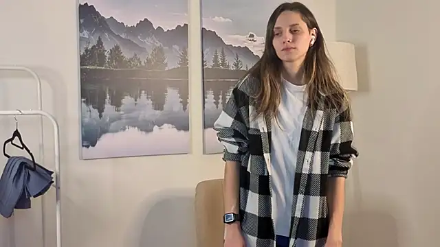 Snapshot of JaniceHanson chatting on November 20, 2025, 11:54 am JaniceHanson online show from November 20, 2025, 11:54 am