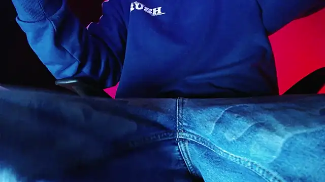 zacwatson  online show from November 8, 2025, 5:40 am