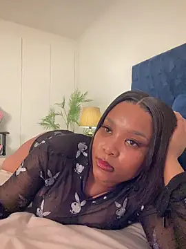Snapshot of Stunning_Booty chatting on June 28, 2026, 9:32 pm Stunning Booty online show from June 28, 2026, 9:32 pm
