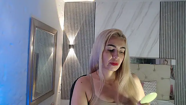Snapshot of ashley__tylor chatting on June 10, 2026, 7:02 pm ashley tylor online show from June 10, 2026, 7:02 pm