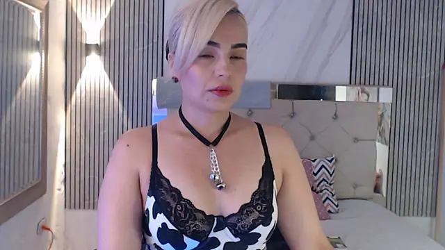 Snapshot of ashley__tylor chatting on June 13, 2026, 7:45 pm ashley tylor online show from June 13, 2026, 7:45 pm