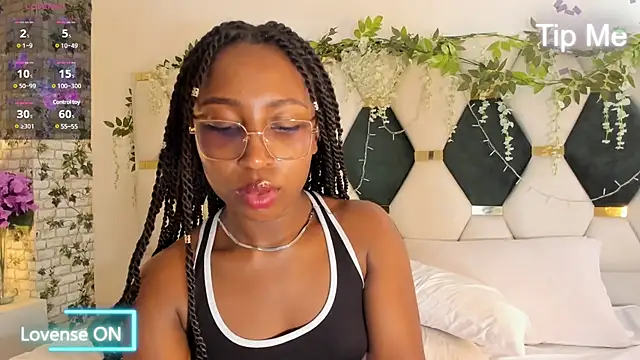 EmmaSanzz  online show from March 3, 2025, 5:39 pm