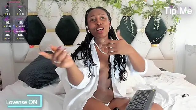 EmmaSanzz  online show from March 4, 2025, 5:34 pm