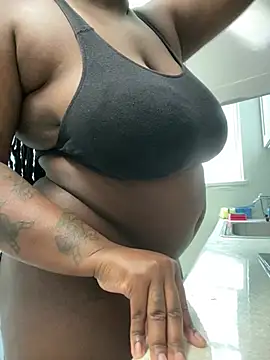 Snapshot of fantasygyal chatting on June 24, 2026, 3:44 pm fantasygyal online show from June 24, 2026, 3:44 pm