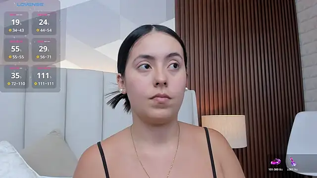 Snapshot of Julietasantos__ chatting on January 16, 2026, 6:34 pm Julietasantos online show from January 16, 2026, 6:34 pm