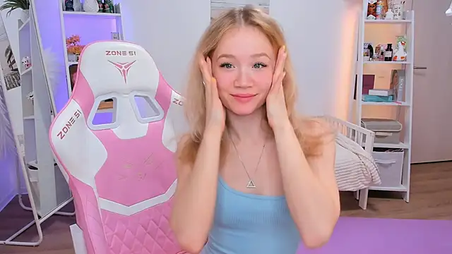 Snapshot of Lily_Young chatting on January 20, 2025, 3:48 am Lily Young online show from January 20, 2025, 3:48 am