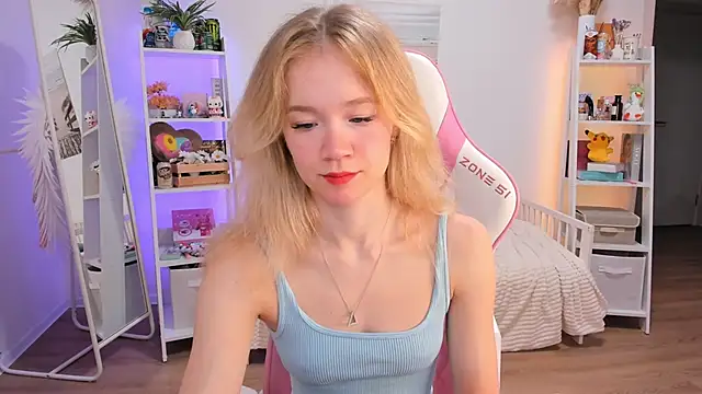 Snapshot of Lily_Young chatting on February 1, 2025, 3:19 am Lily Young online show from February 1, 2025, 3:19 am