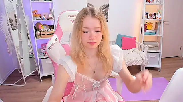 Snapshot of Lily_Young chatting on February 7, 2025, 3:45 am Lily Young online show from February 7, 2025, 3:45 am