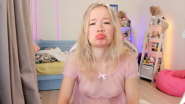 Snapshot of Lily_Young chatting on November 29, 2025, 4:37 am Lily Young online show from November 29, 2025, 4:37 am