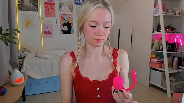 Snapshot of Lily_Young chatting on March 20, 2026, 3:22 am Lily Young online show from March 20, 2026, 3:22 am