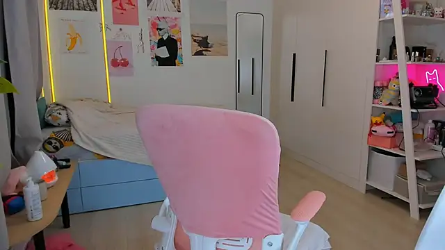 Snapshot of Lily_Young chatting on March 24, 2026, 3:11 am Lily Young online show from March 24, 2026, 3:11 am