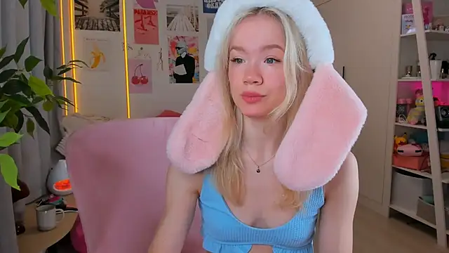 Snapshot of Lily_Young chatting on April 3, 2026, 3:15 am Lily Young online show from April 3, 2026, 3:15 am