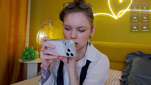 lessysweety online show from April 10, 2026, 3:12 am