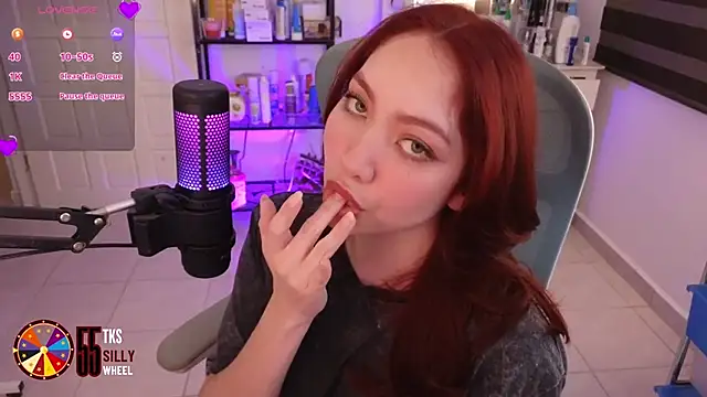 Snapshot of LilyVelvett chatting on February 6, 2026, 4:17 am LilyVelvett online show from February 6, 2026, 4:17 am