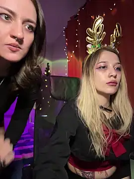 Dooubletroublee online show from December 22, 2024, 9:53 pm