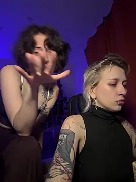 Dooubletroublee online show from April 1, 2026, 12:00 am