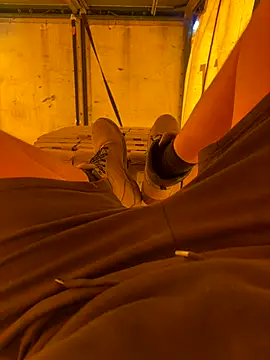 Snapshot of cussy007 chatting on September 25, 2025, 12:20 pm cussy007 online show from September 25, 2025, 12:20 pm