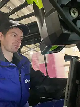 Snapshot of Ricoleckt chatting on January 8, 2025, 3:17 pm Ricoleckt online show from January 8, 2025, 3:17 pm