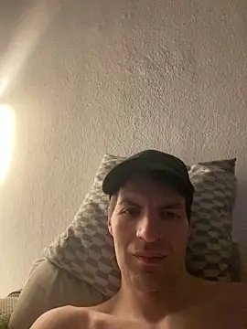 Snapshot of Ricoleckt chatting on January 18, 2025, 10:06 pm Ricoleckt online show from January 18, 2025, 10:06 pm