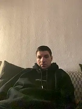 Snapshot of Ricoleckt chatting on February 27, 2025, 8:31 pm Ricoleckt online show from February 27, 2025, 8:31 pm