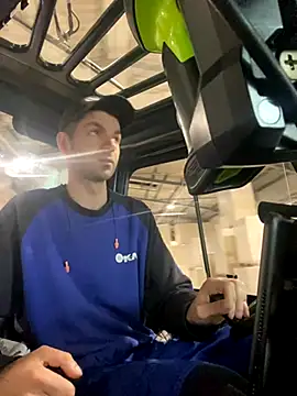 Snapshot of Ricoleckt chatting on September 17, 2025, 3:24 pm Ricoleckt online show from September 17, 2025, 3:24 pm