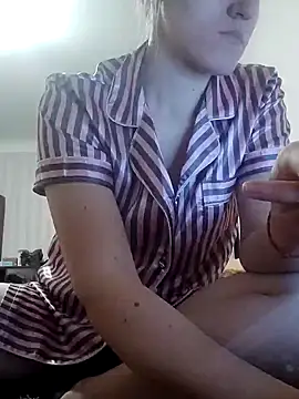 Snapshot of emeli_moon chatting on December 1, 2024, 7:14 pm emeli moon online show from December 1, 2024, 7:14 pm